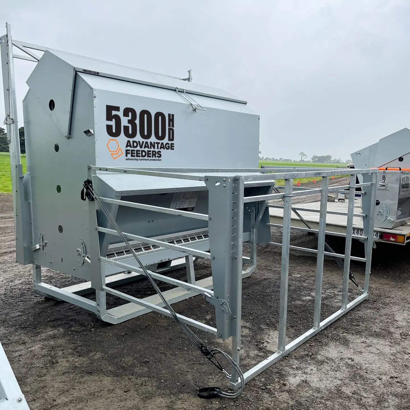 5300HD Grain Feeder - Image 7